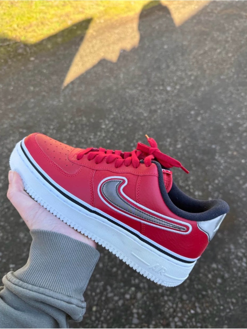 Varsity Red AF 1. 7.5 men 9 Wom.